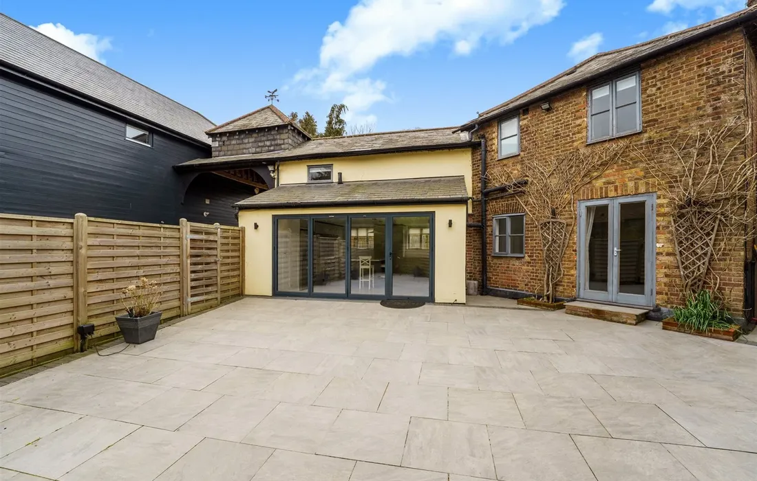5 bedroom house to rent