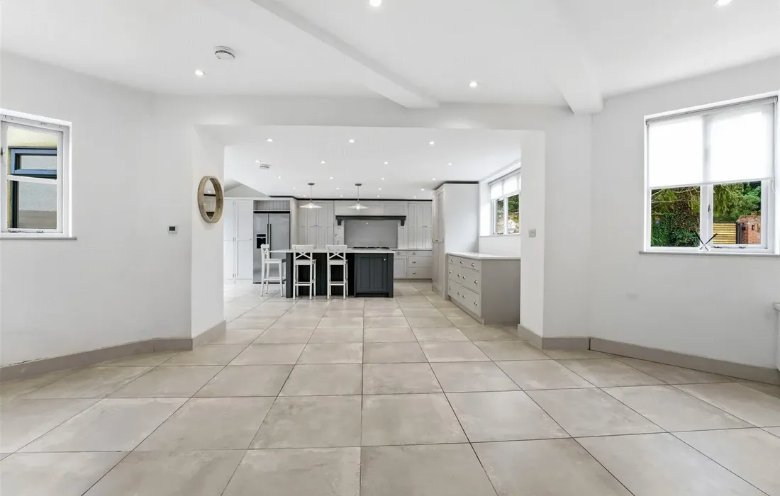 5 bedroom house to rent