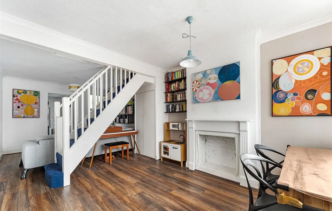 2 bedroom house for sale