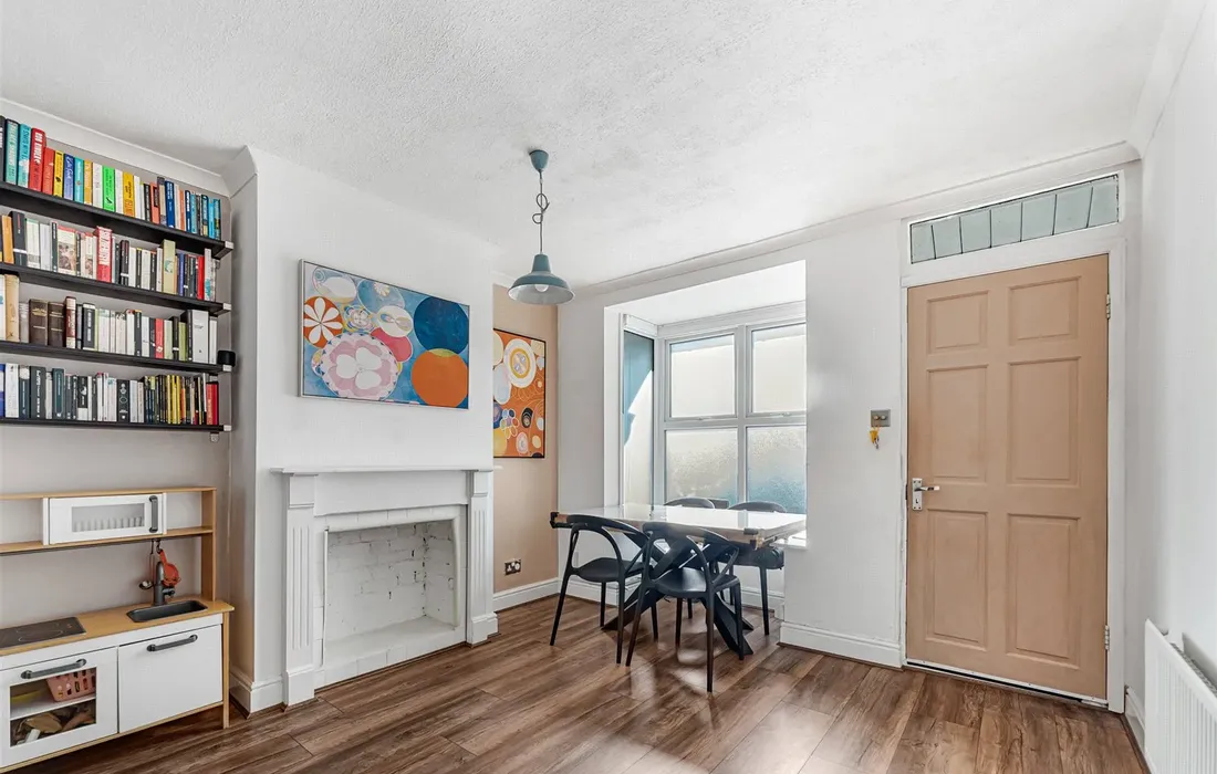 2 bedroom house for sale