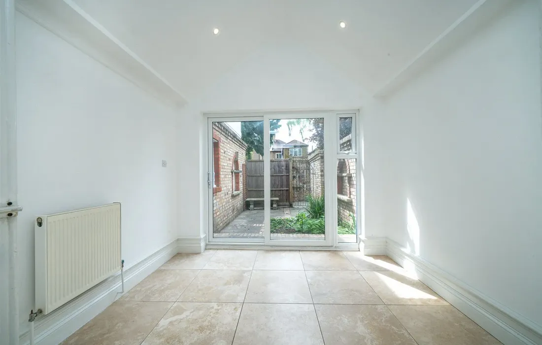 3 bedroom maisonette to rent