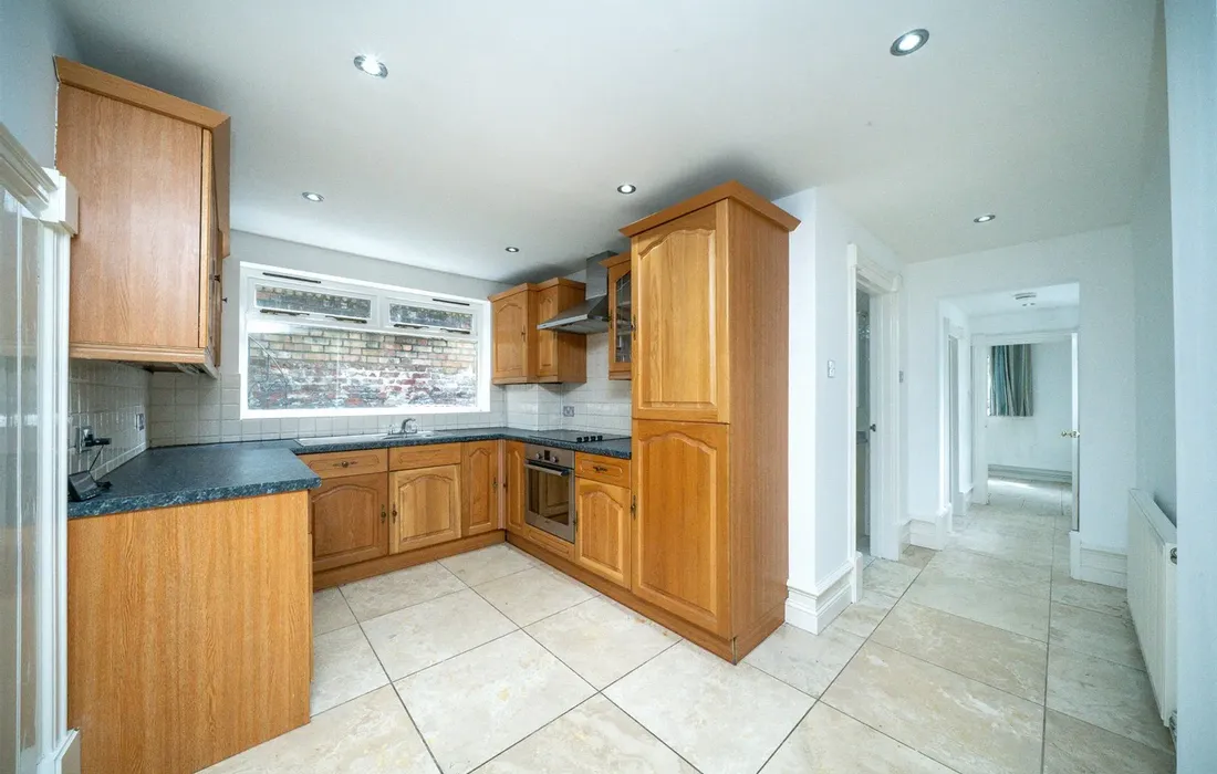3 bedroom maisonette to rent