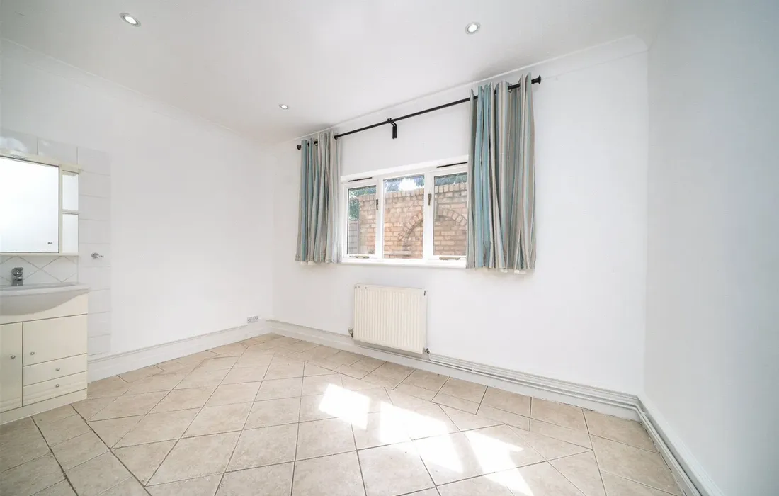 3 bedroom maisonette to rent
