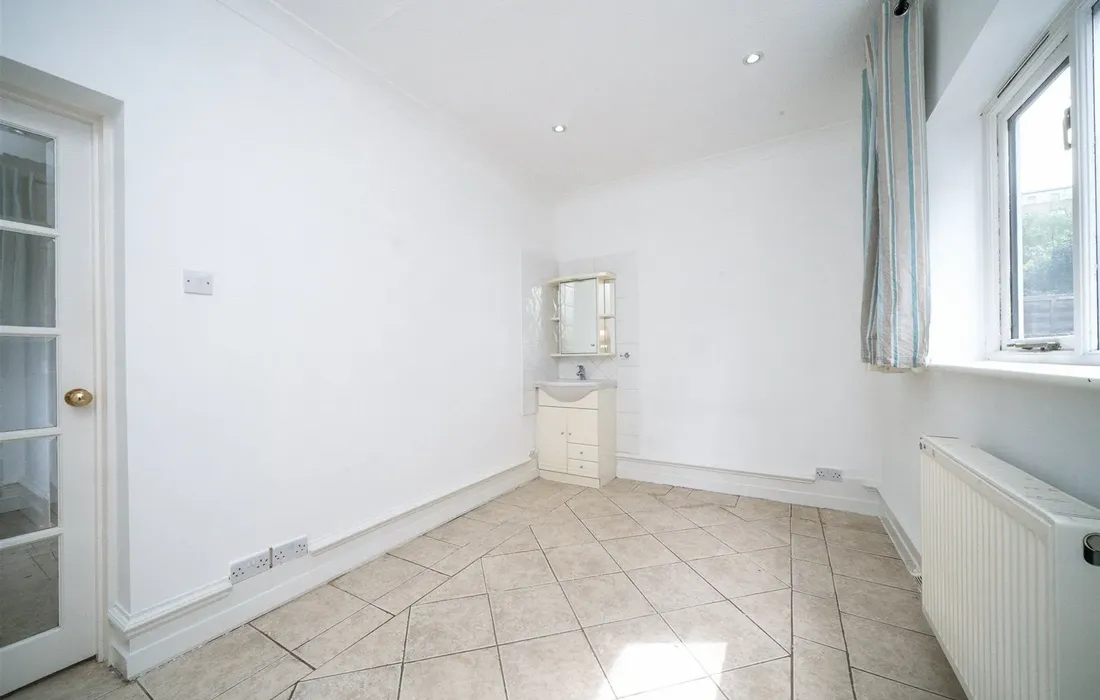 3 bedroom maisonette to rent