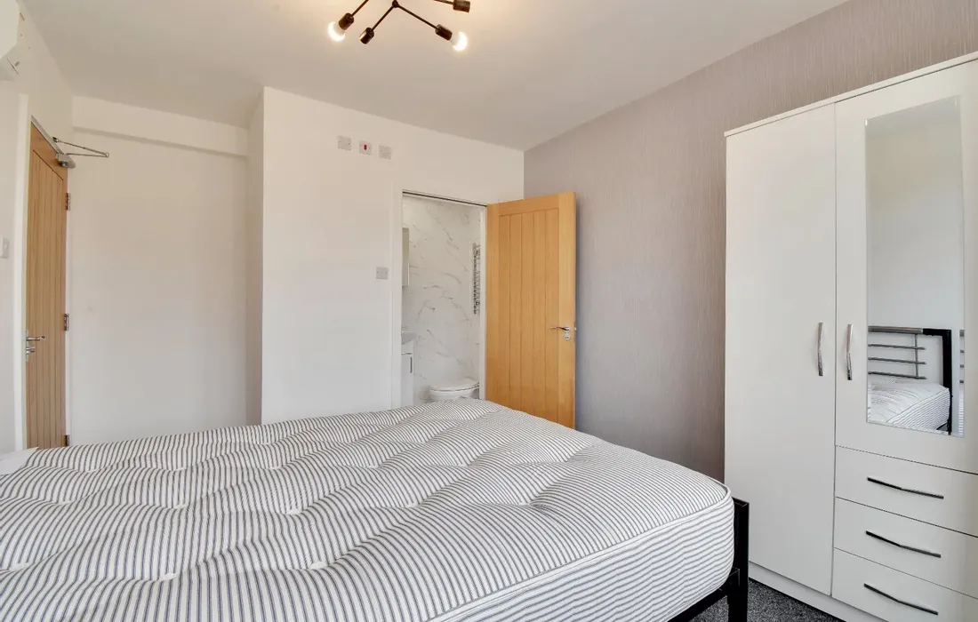 1 bedroom sharedAccommodation to rent