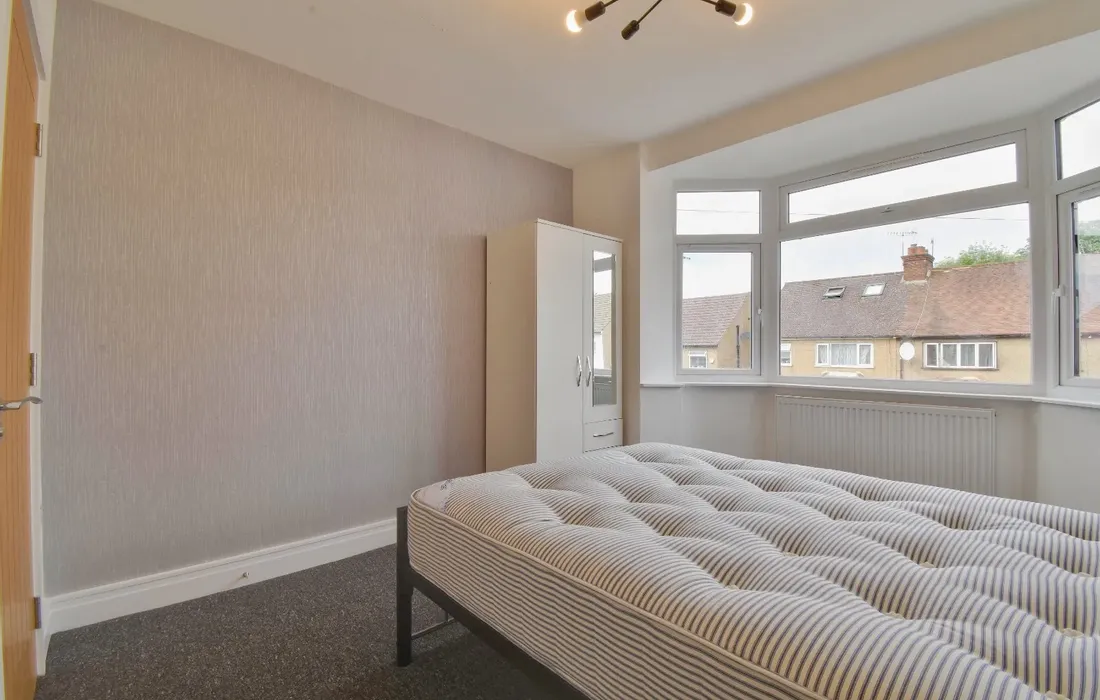 1 bedroom sharedAccommodation to rent