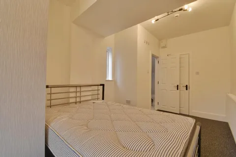 1 bedroom sharedAccommodation to rent
