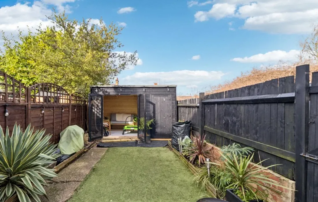 2 bedroom house for sale