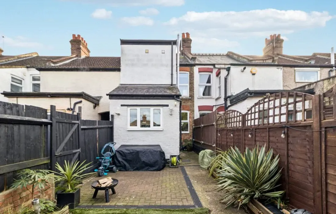 2 bedroom house for sale