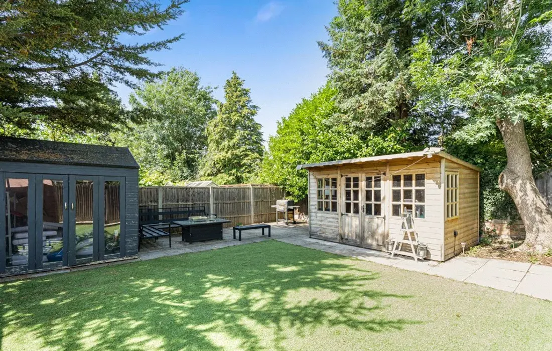 2 bedroom maisonette for sale