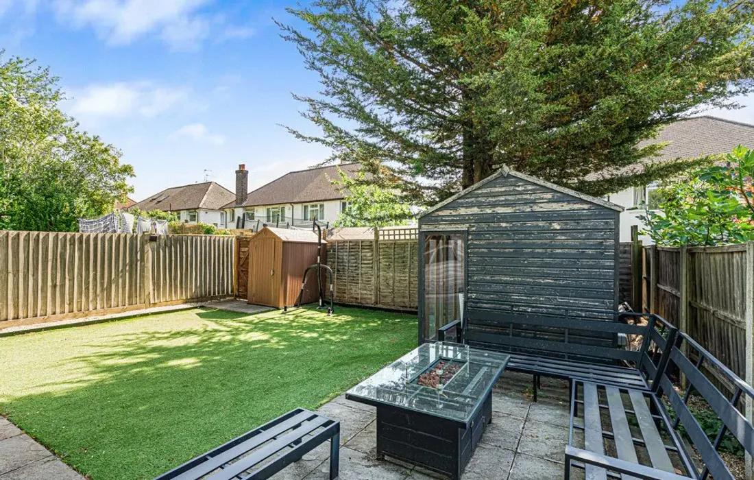 2 bedroom maisonette for sale