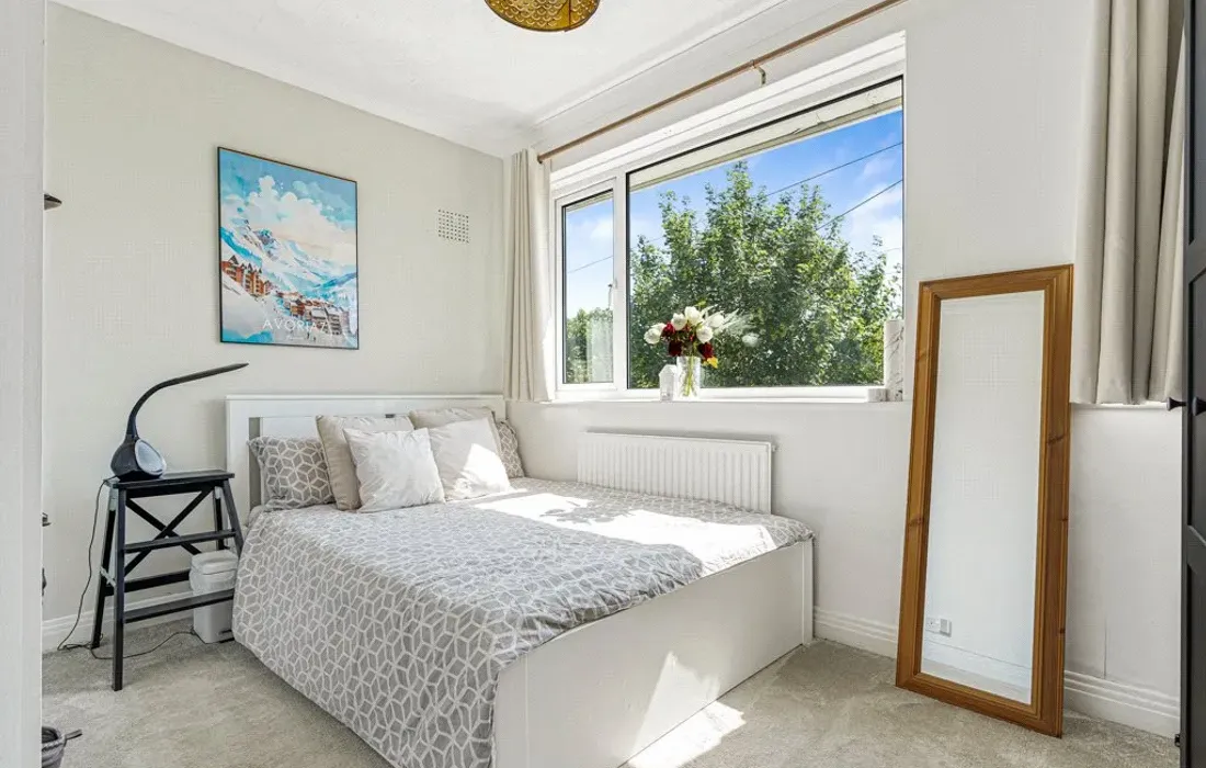 2 bedroom maisonette for sale