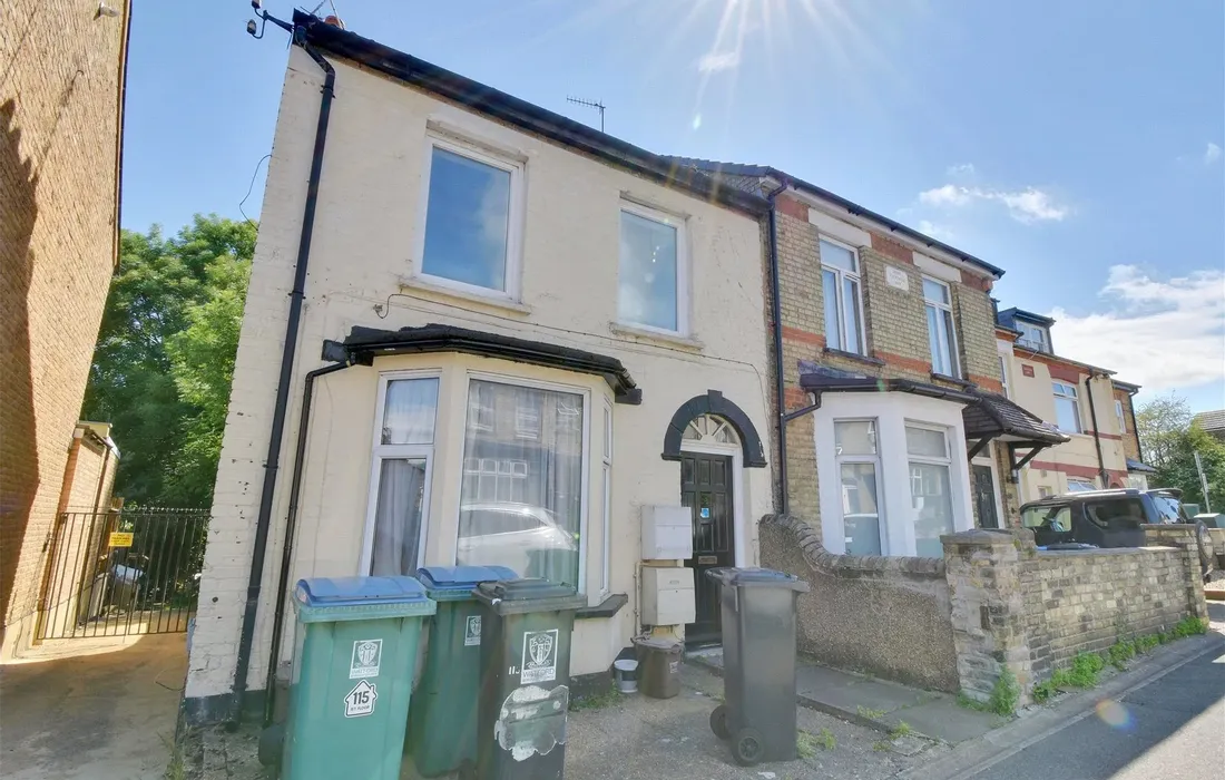 2 bedroom apartment to rent