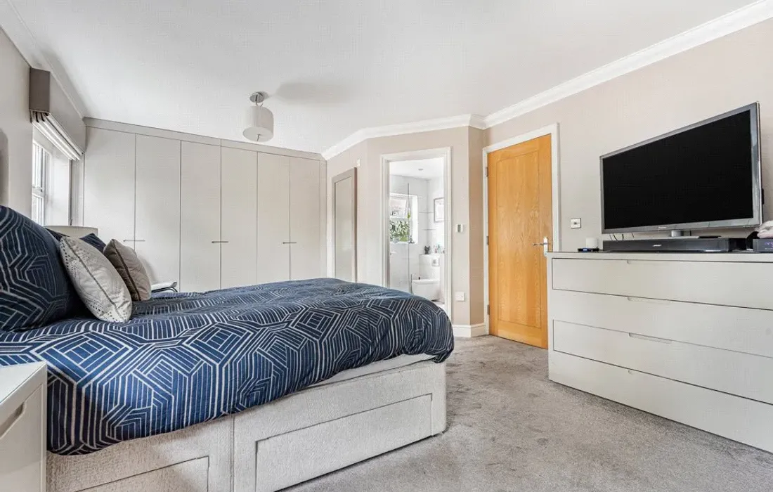 5 bedroom house for sale