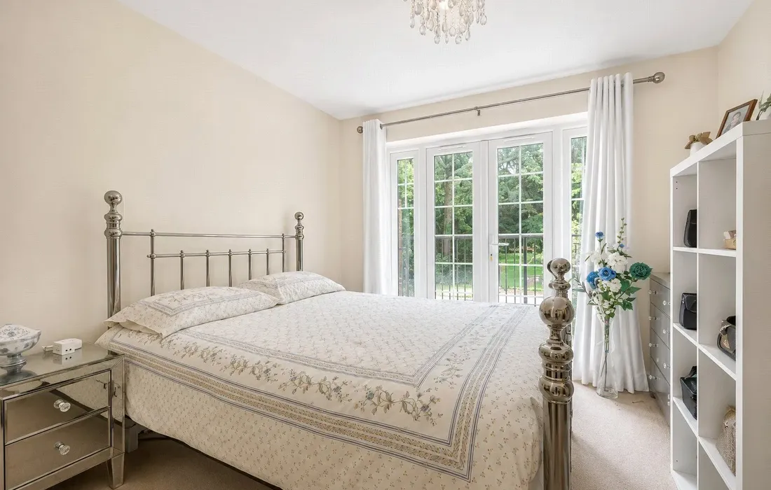 6 bedroom house for sale