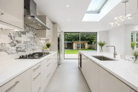 6 bedroom house for sale